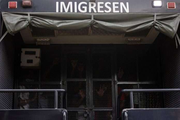 11 Chinese nationals detained in Kuala Lumpur online gambling raid