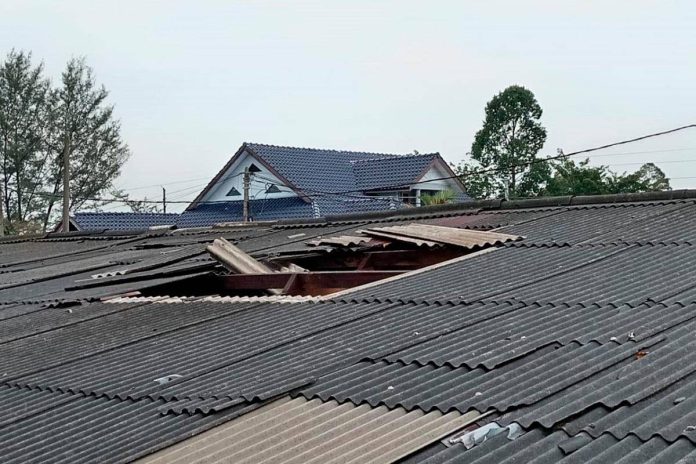 150 rumah di Kemaman rosak akibat ribut, pembaikan segera dilaksanakan