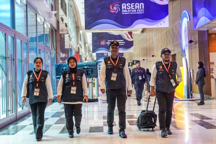 1761624529358 Medical personnel making their rounds 47th ASEAN Summit and Related Summits at the Kuala Lumpur Convention Centre today.