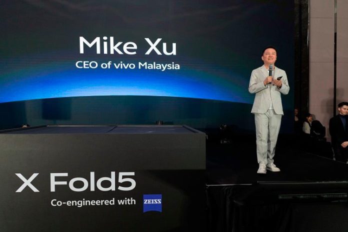 Foldable vivo flagship lands