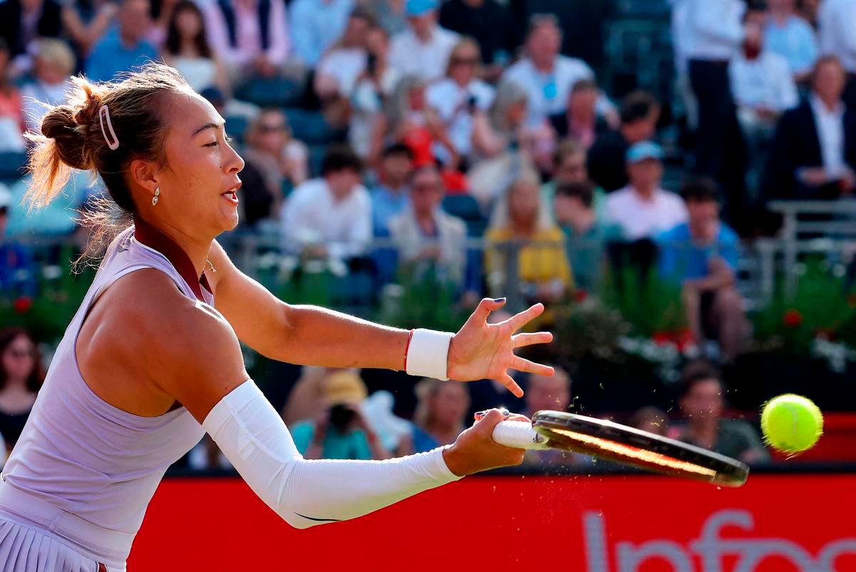 Olympic champion Zheng pauses WTA Tour after elbow surgery