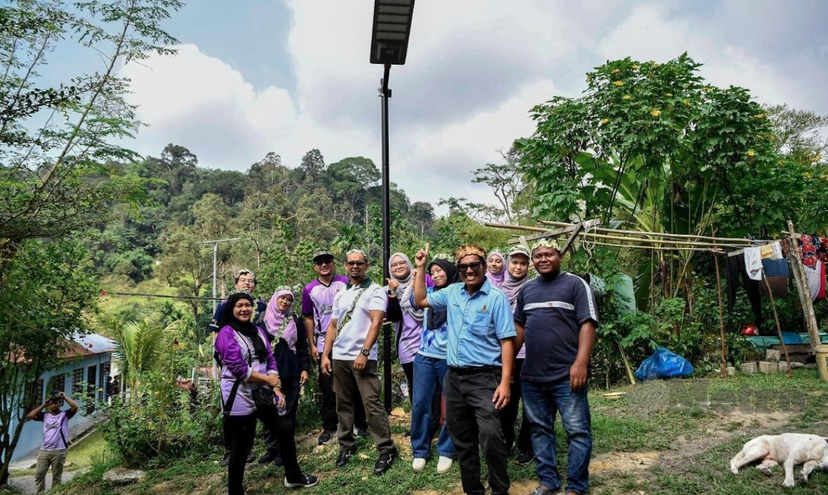 Solar energy lights up Kampung Orang Asli Bukit Lagong in Gombak Solar energy lights up Kampung Orang Asli Bukit Lagong in Gombak