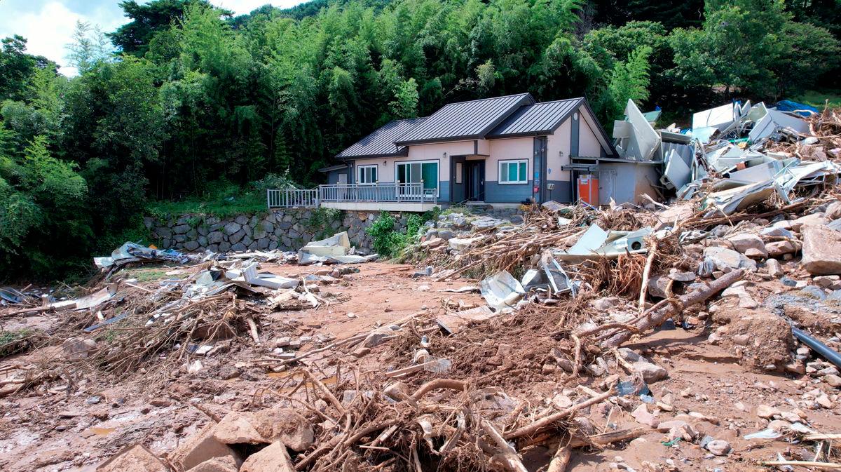 South Korea heavy rains and landslides death toll rises to 19