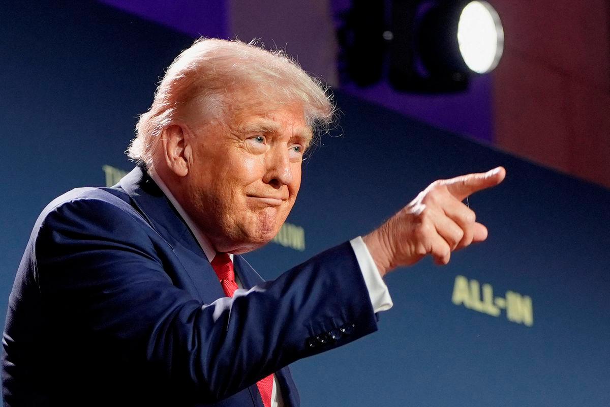 Trump signs order aimed at curbing big-money influence in college sports Trump signs order aimed at curbing big-money influence in college sports