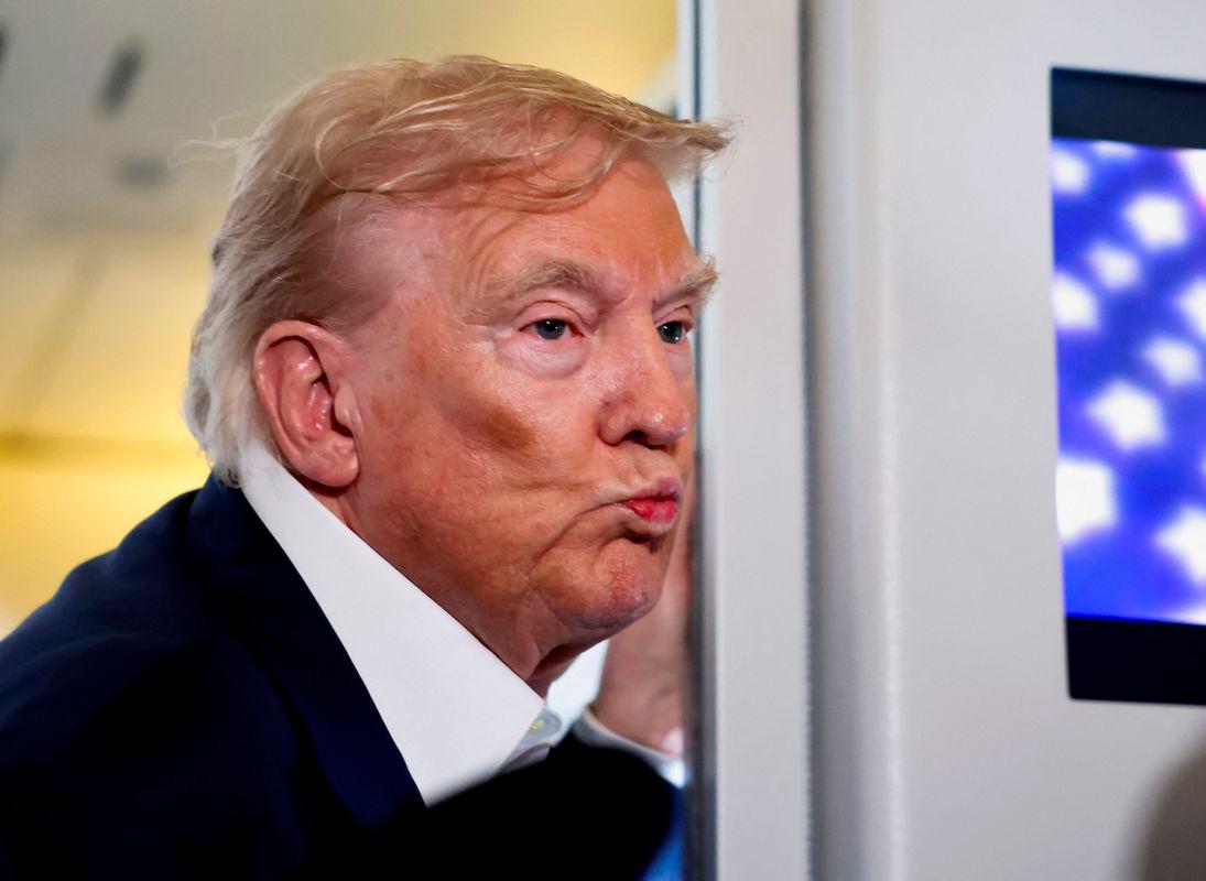 Trump approval rating hits record low at 40% in latest poll