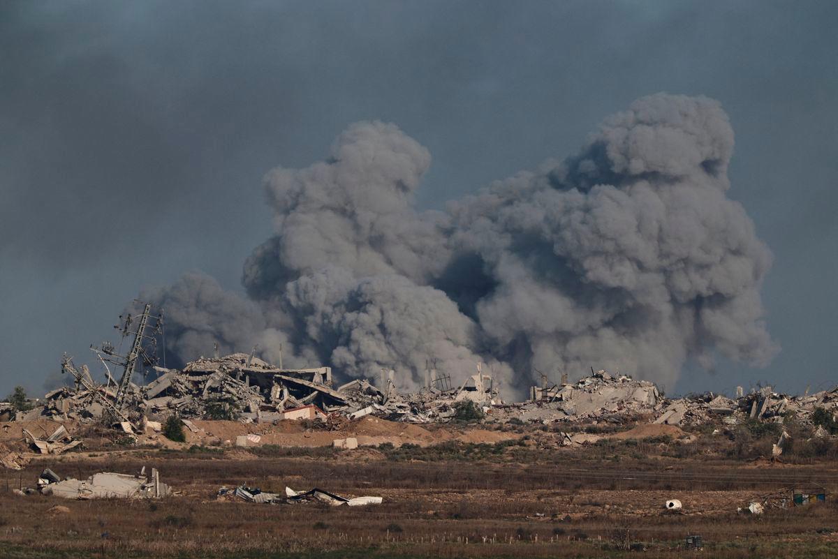 Israel pounds Gaza City suburbs, Netanyahu to convene security cabinet Israel pounds Gaza City suburbs, Netanyahu to convene security cabinet