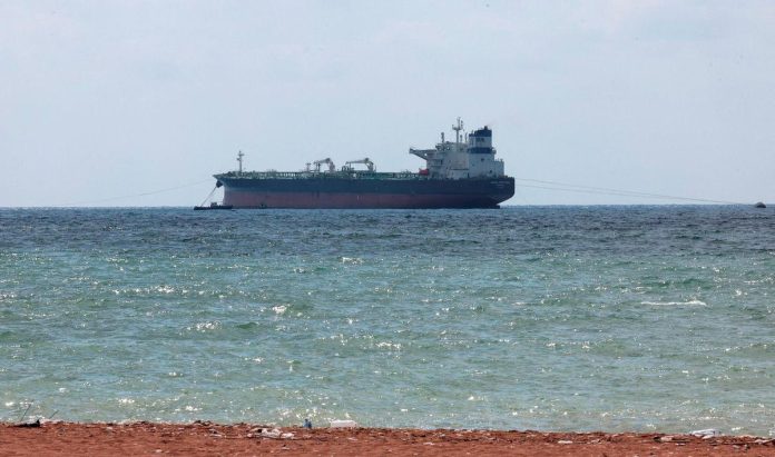 Syria exports first crude oil shipment in 14 years after sanctions lifted