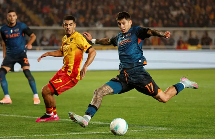 Napoli go three points clear in Serie A with 1-0 win at Lecce