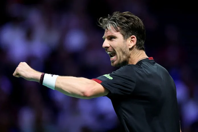 2025-10-28T201538Z_8 Carlos Alcaraz stunned by Cameron Norrie in Paris Masters opener