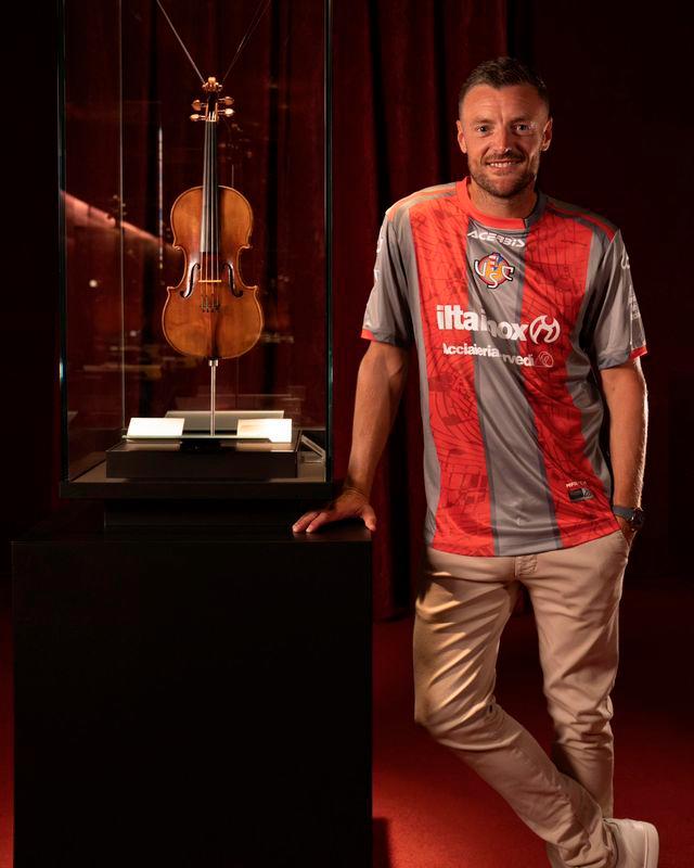 Former Leicester striker Vardy joins Serie A side Cremonese