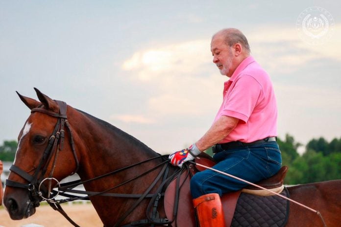 Aktiviti berkuda, senaman berjalan kaki rutin kecergasan Yang di-Pertuan Agong