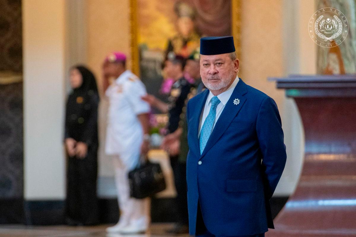 King attends pre-council meeting of Conference of Rulers