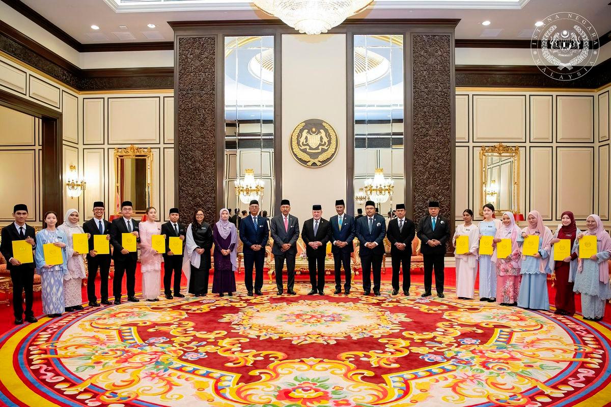 King awards scholarships to 13 university students King awards scholarships to 13 university students