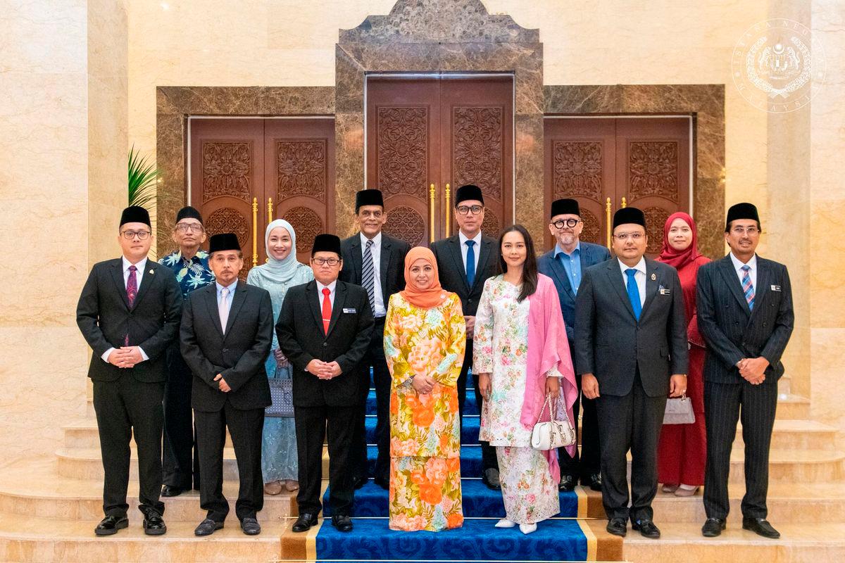 Queen calls for arts exposure to prevent social issues among students