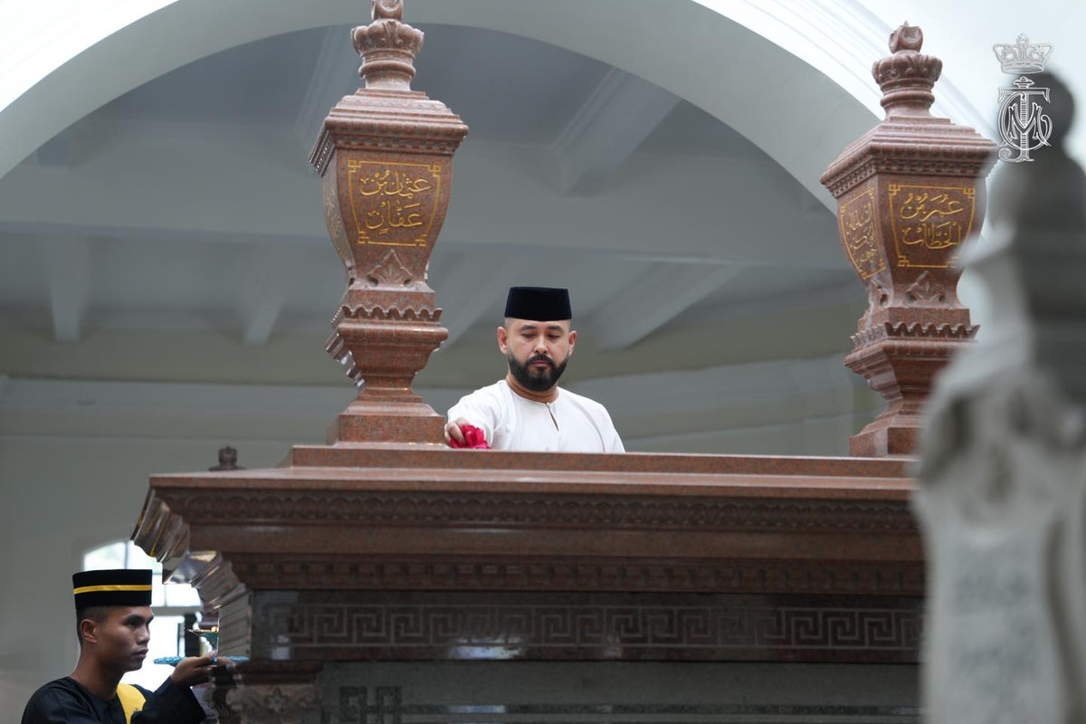 Johor Regent visits royal mausoleum for Hari Hol commemoration Johor Regent visits royal mausoleum for Hari Hol commemoration