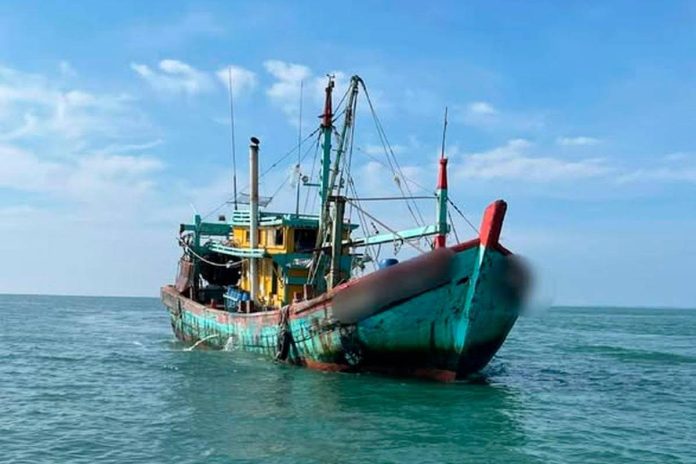 APMM Pahang tahan vesel nelayan, lima kru warga asing tanpa dokumen