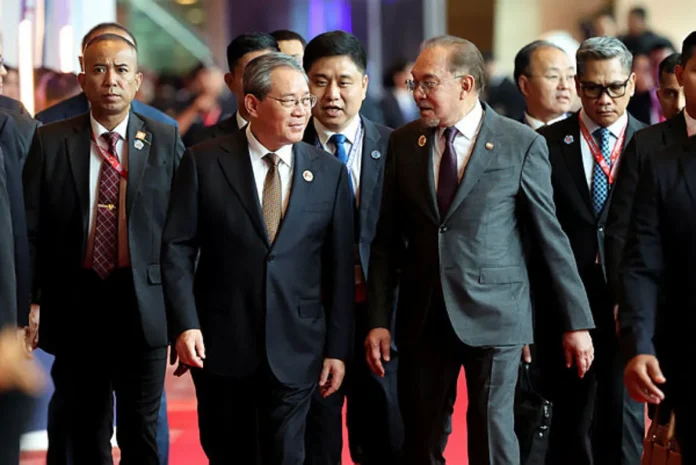 ASEAN Signs Upgraded Trade Deal with China ASEAN Signs Upgraded Trade Deal with China