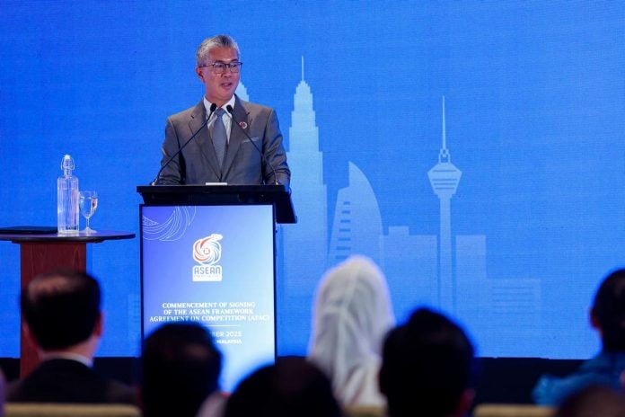 ASEAN akan rancakkan semula perdagangan intrarantau, kata Tengku Zafrul