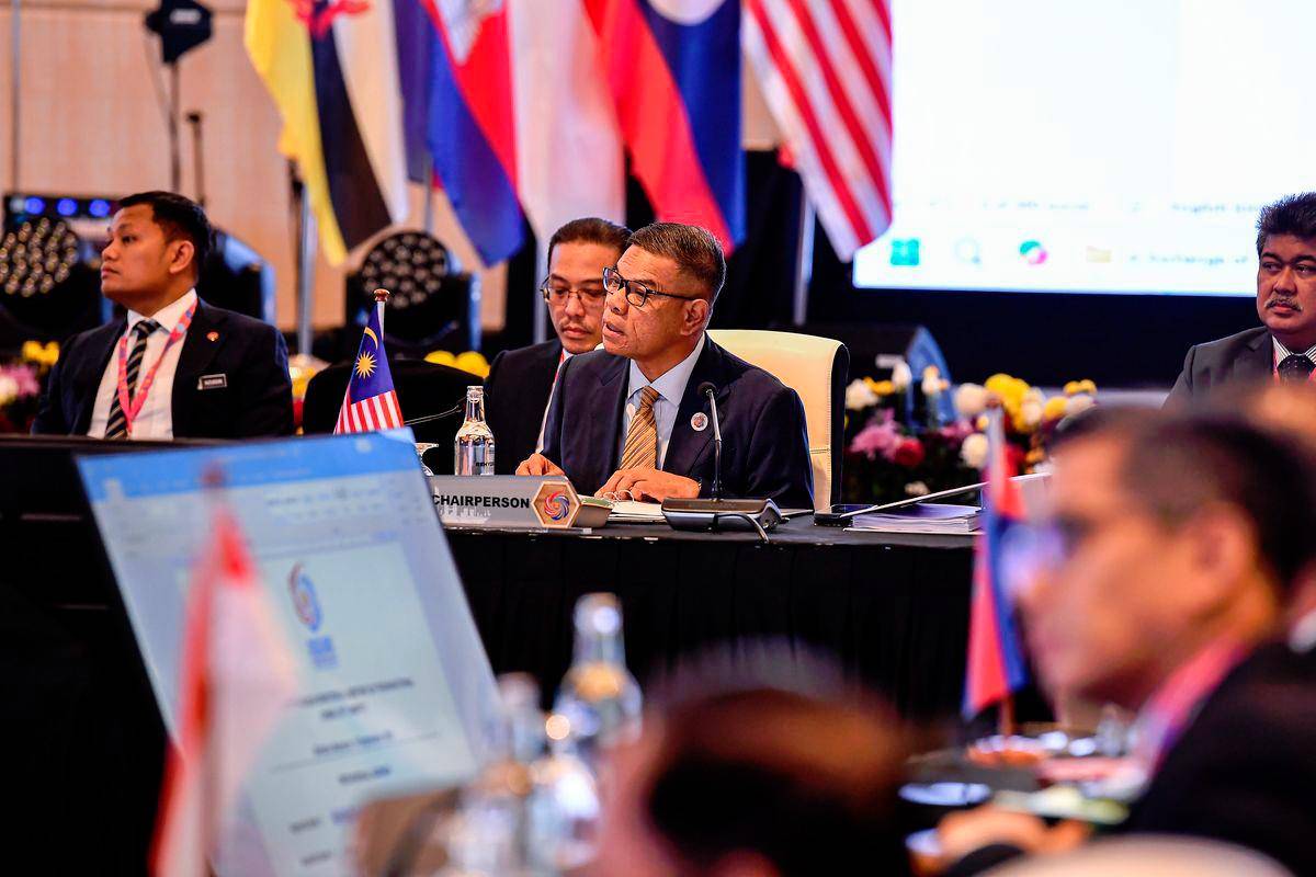 ASEAN ministers agree three declarations for 47th ASEAN Summit ASEAN ministers agree three declarations for 47th ASEAN Summit