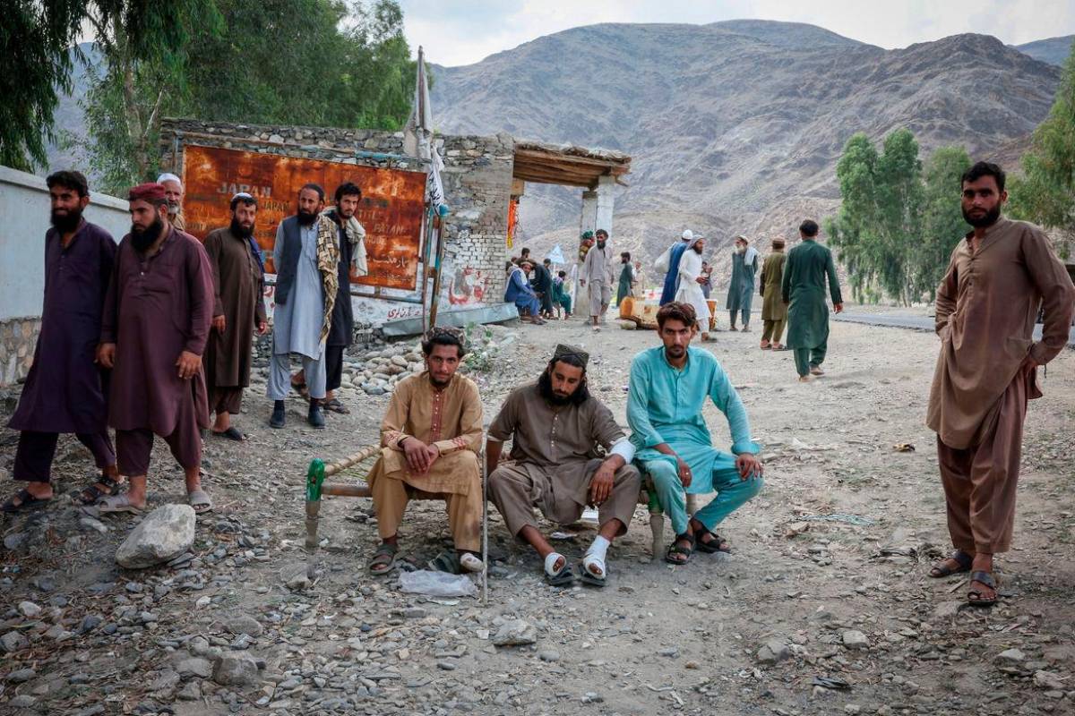 Afghanistan earthquake death toll tops 2,200, survivors face aid crunch Afghanistan earthquake death toll tops 2,200, survivors face aid crunch