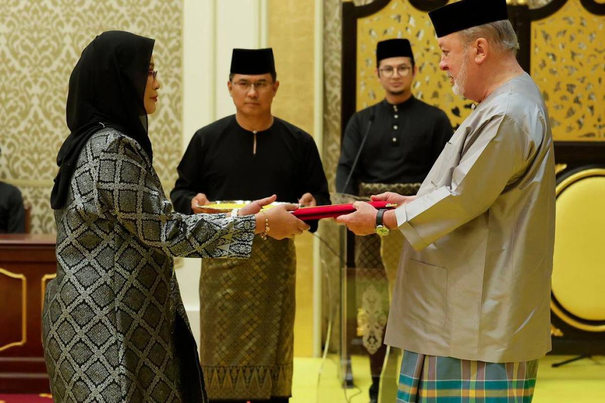 Agong kurnia watikah pelantikan tujuh duta Malaysia ke luar negara