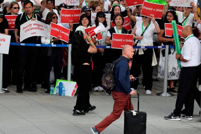 Air Canada flight attendants wrap up voting on wage agreement