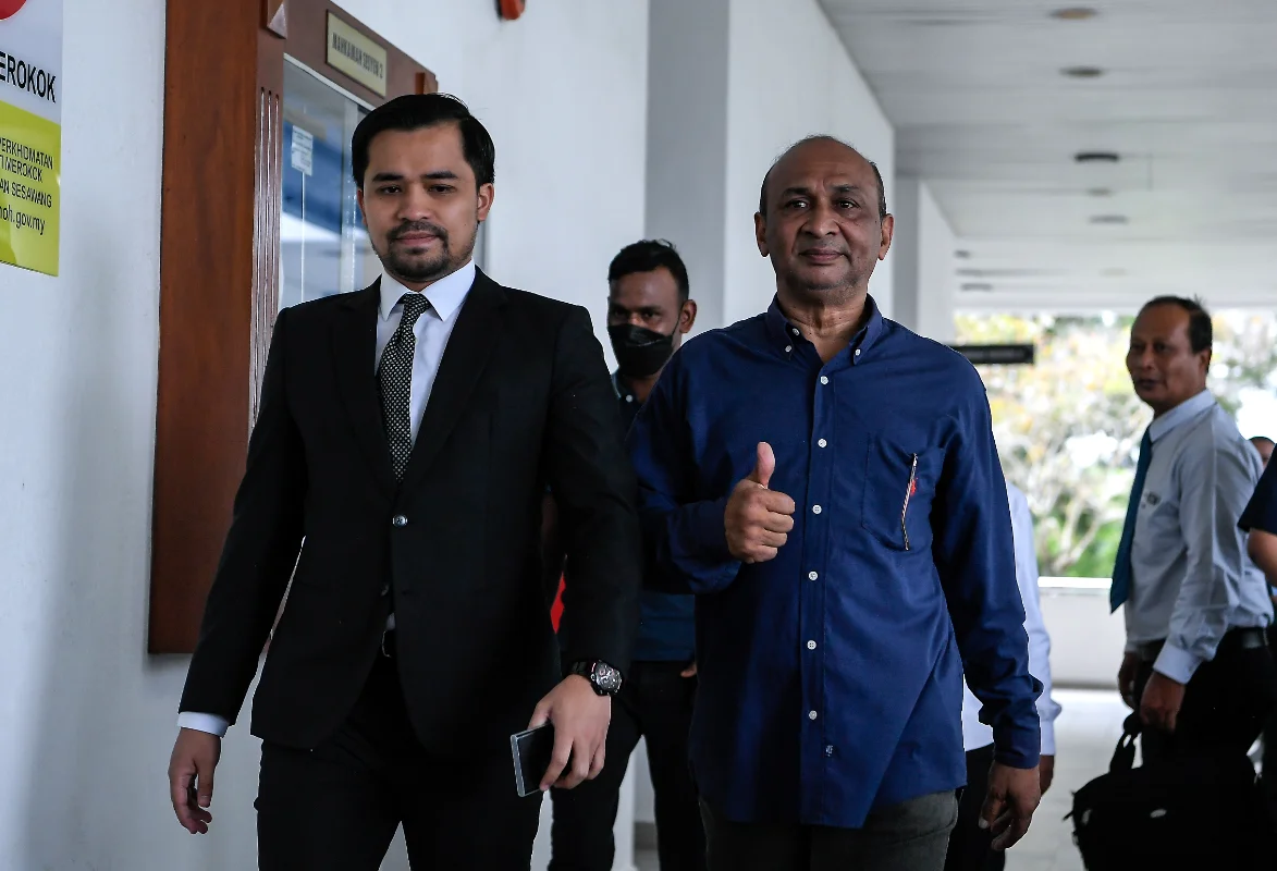 Aktivis_politik_dan_dua_rakan_mengaku_tidak_bersalah_kes_rasuah Aktivis politik dan dua rakan mengaku tidak bersalah kes rasuah
