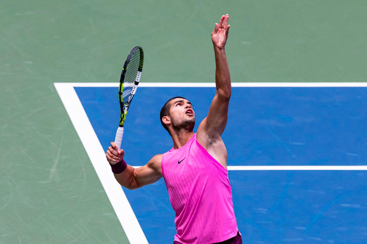 Alcaraz advances to US Open semi-finals on track for Djokovic clash