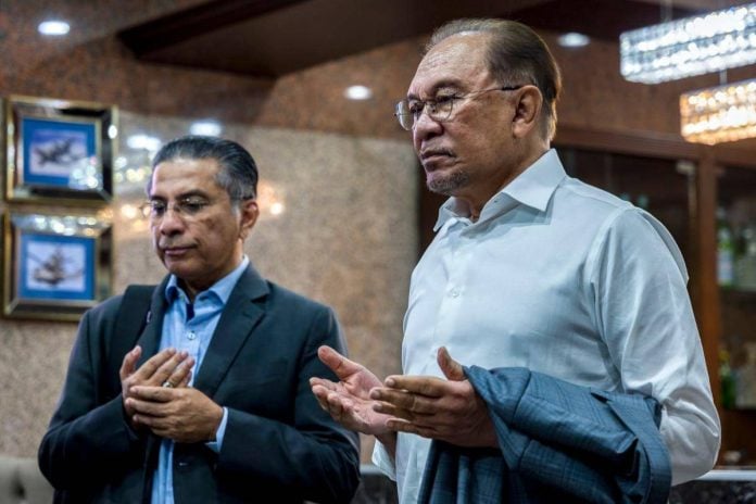 Anwar seru perpaduan global bela maruah, hentikan keganasan