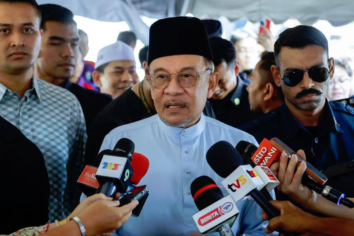 Anwar urges NGOs to focus on Gaza aid delivery over volunteers