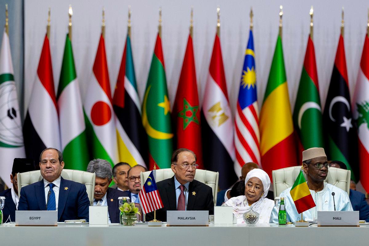 Anwar urges safe passage for Gaza humanitarian mission