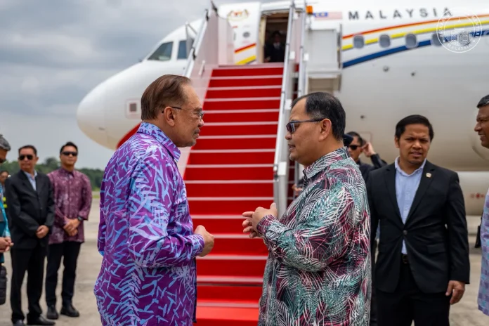PM Anwar departs for South Korea to attend APEC leaders meeting