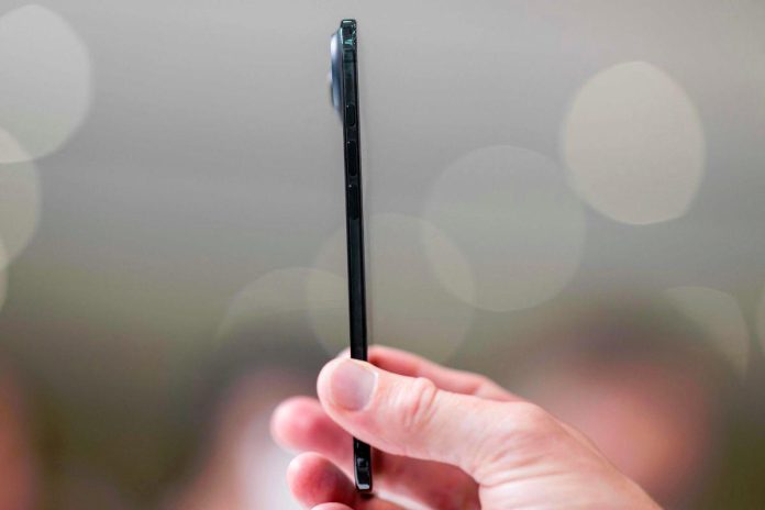 Apple launches iPhone 17 Air with ultra-thin design amid AI challenges Apple launches iPhone 17 Air with ultra-thin design amid AI challenges