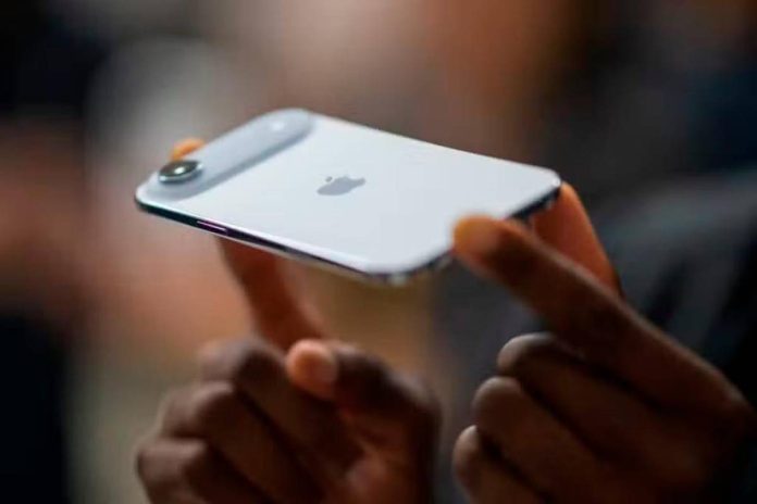 Apple’s iPhone 17 launch sees long queues in Beijing