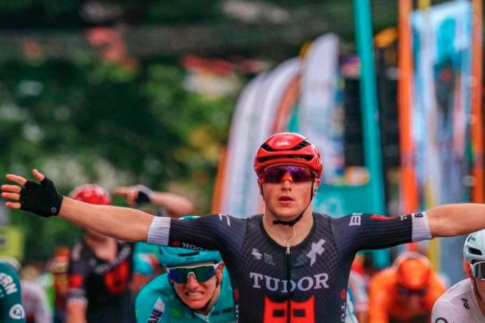 Arvid de Kleijn wins stage two at Le Tour de Langkawi 2025