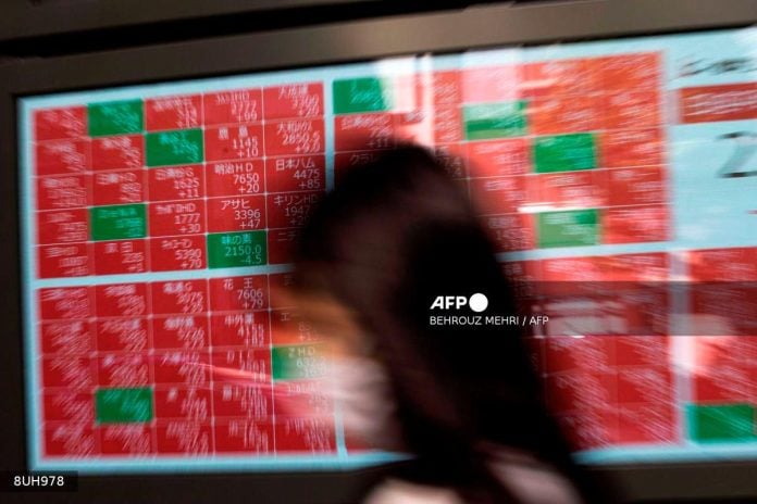 Asian markets fall on US data, Trump tariff threats and rate uncertainty Asian markets fall on US data, Trump tariff threats and rate uncertainty