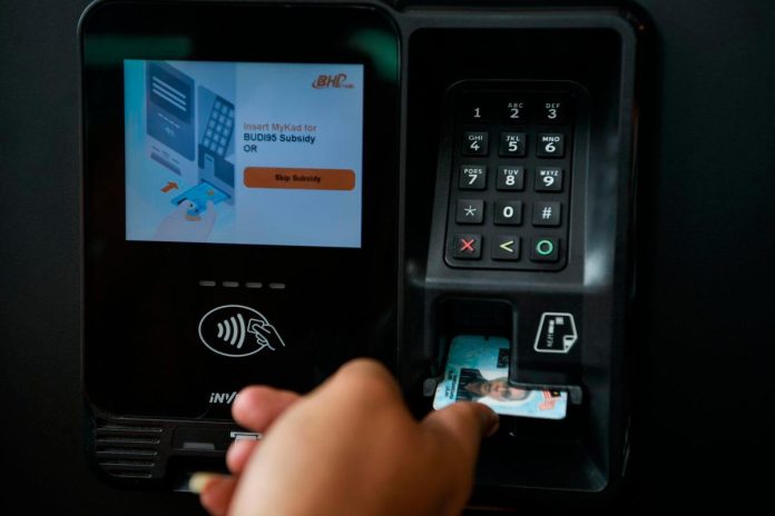 BUDI95: MOF saran rakyat kemas kini butiran Mykad, lesen memandu BUDI95: MOF saran rakyat kemas kini butiran Mykad, lesen memandu