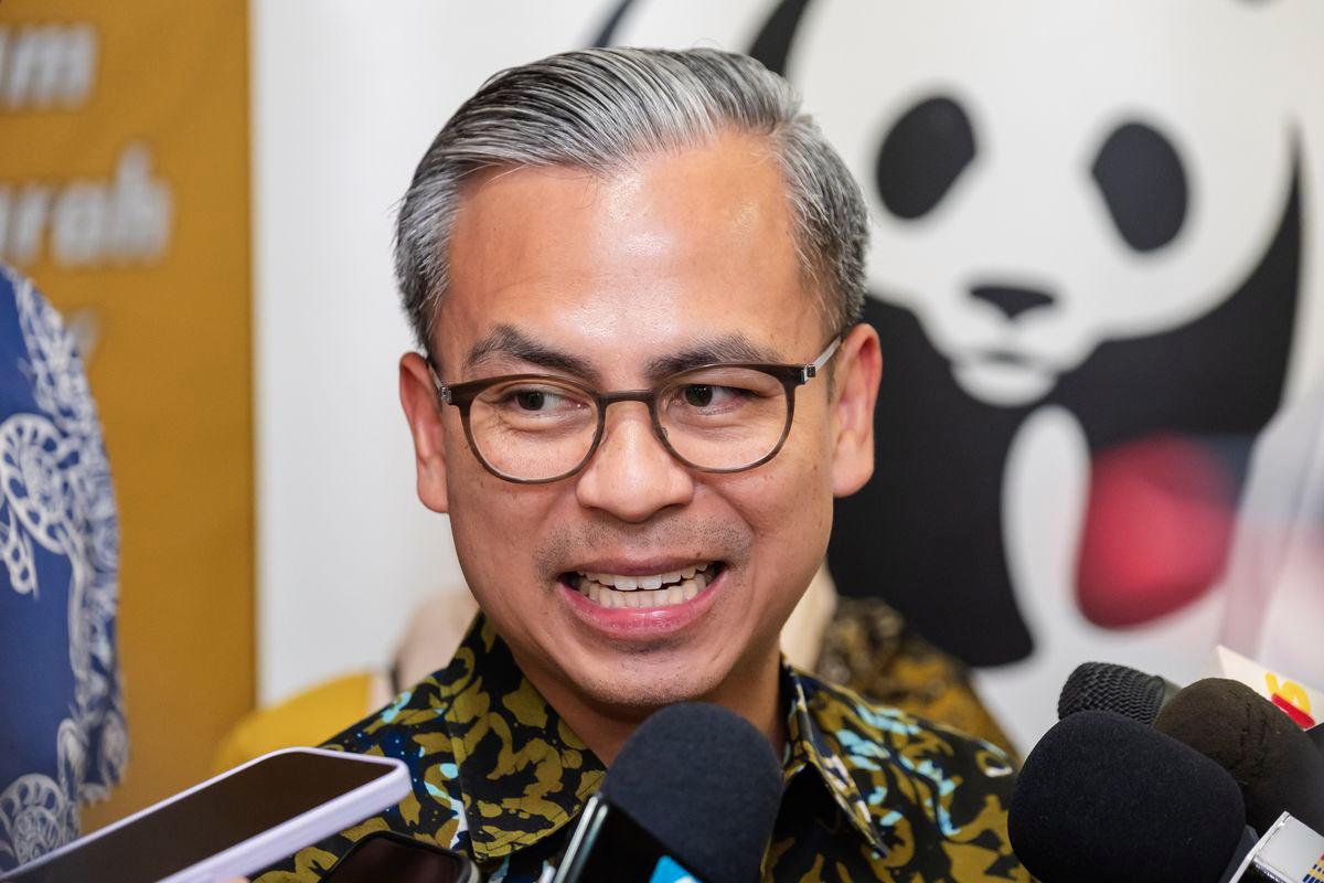 BUDI95 lancar tanpa masalah, pemantauan berterusan kata Fahmi