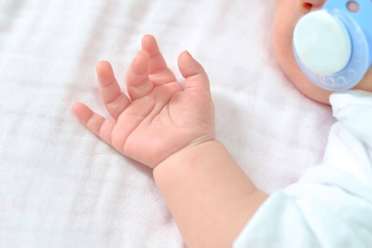 Baby dies after being accidentally smothered by mother in Perak Baby dies after being accidentally smothered by mother in Perak