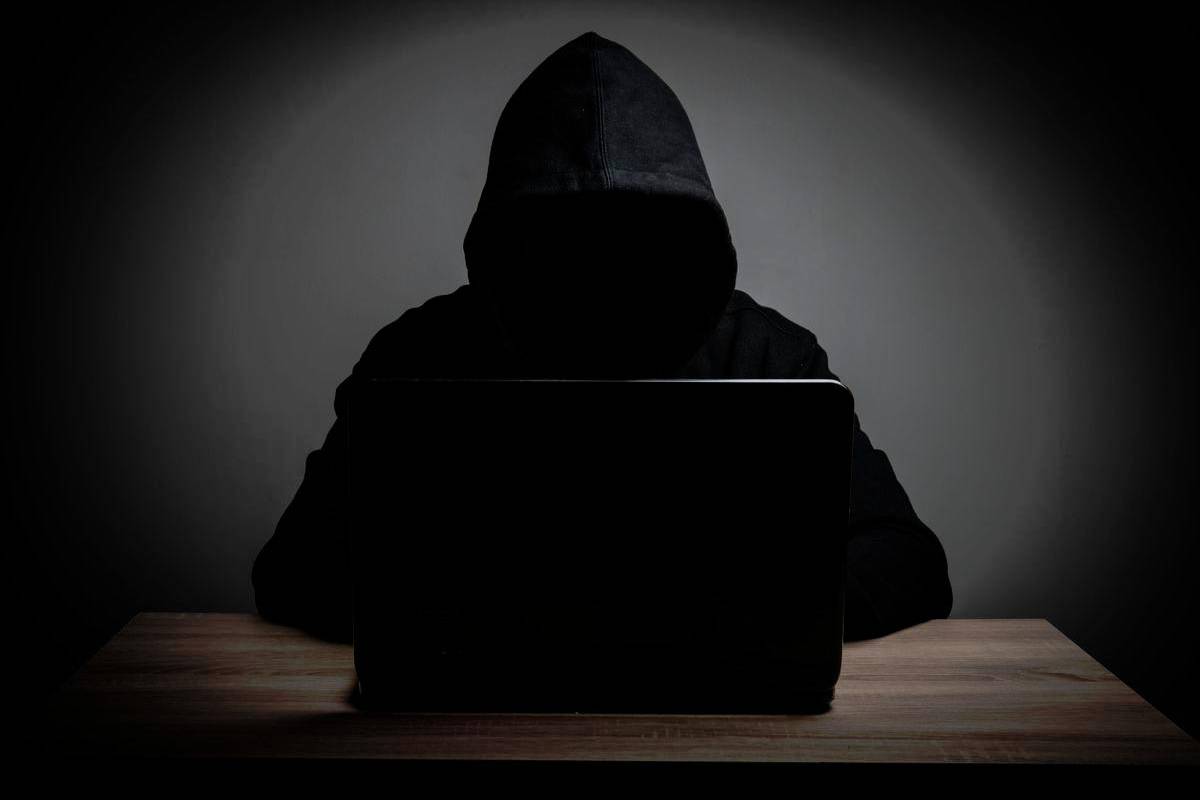 Bank officer loses over RM6 million to online investment scam Bank officer loses over RM6 million to online investment scam