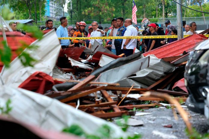 Bantuan akan disalurkan kepada penduduk ppr seri cempaka terjejas akibat ribut - Fahmi