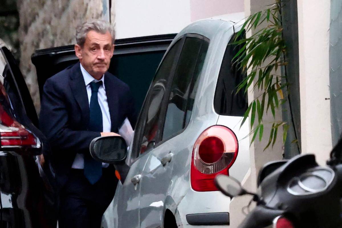 Bekas Presiden Perancis Sarkozy mula hukuman penjara 21 Oktober Bekas Presiden Perancis Sarkozy mula hukuman penjara 21 Oktober
