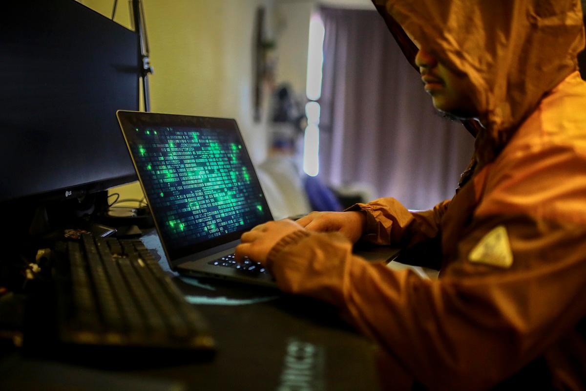 Belanjawan 2026:  Kerajaan peruntuk RM32 juta tangani scam dan jenayah siber kanak-kanak