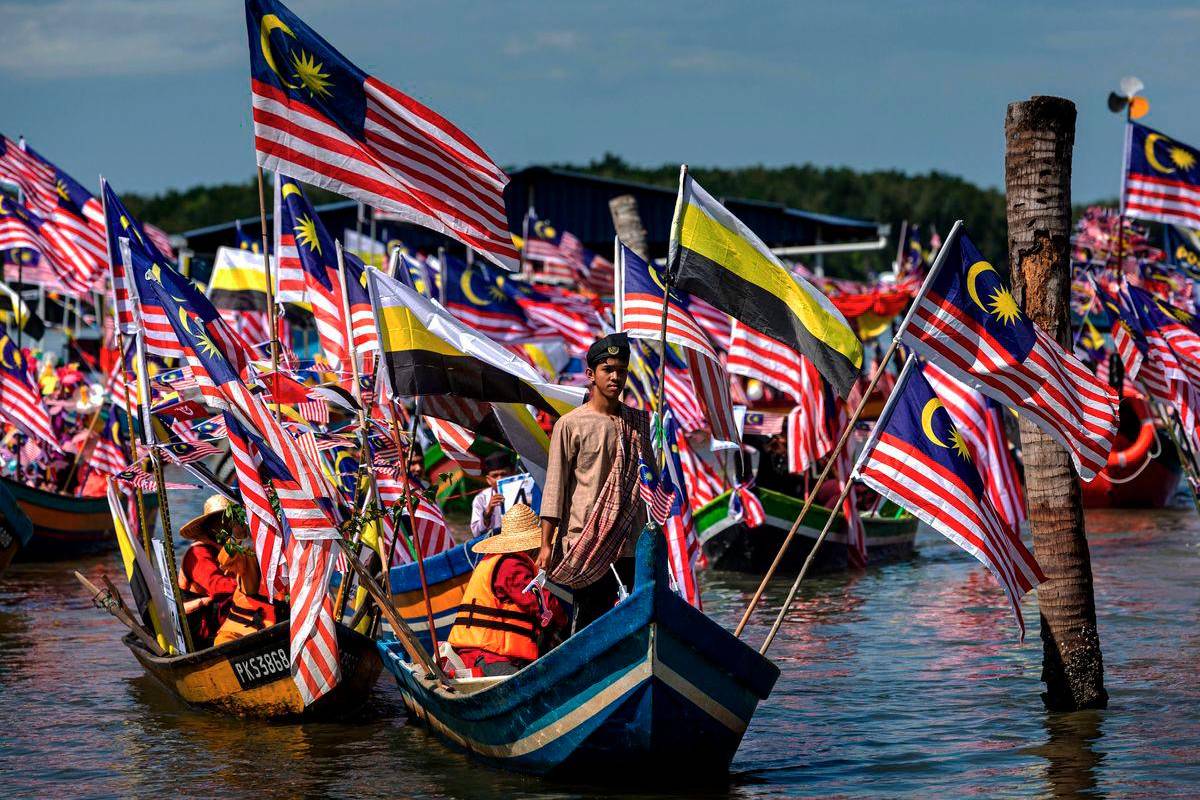 Bukit Gantang boat parade lights up Malaysia Day with fishing community Bukit Gantang boat parade lights up Malaysia Day with fishing community