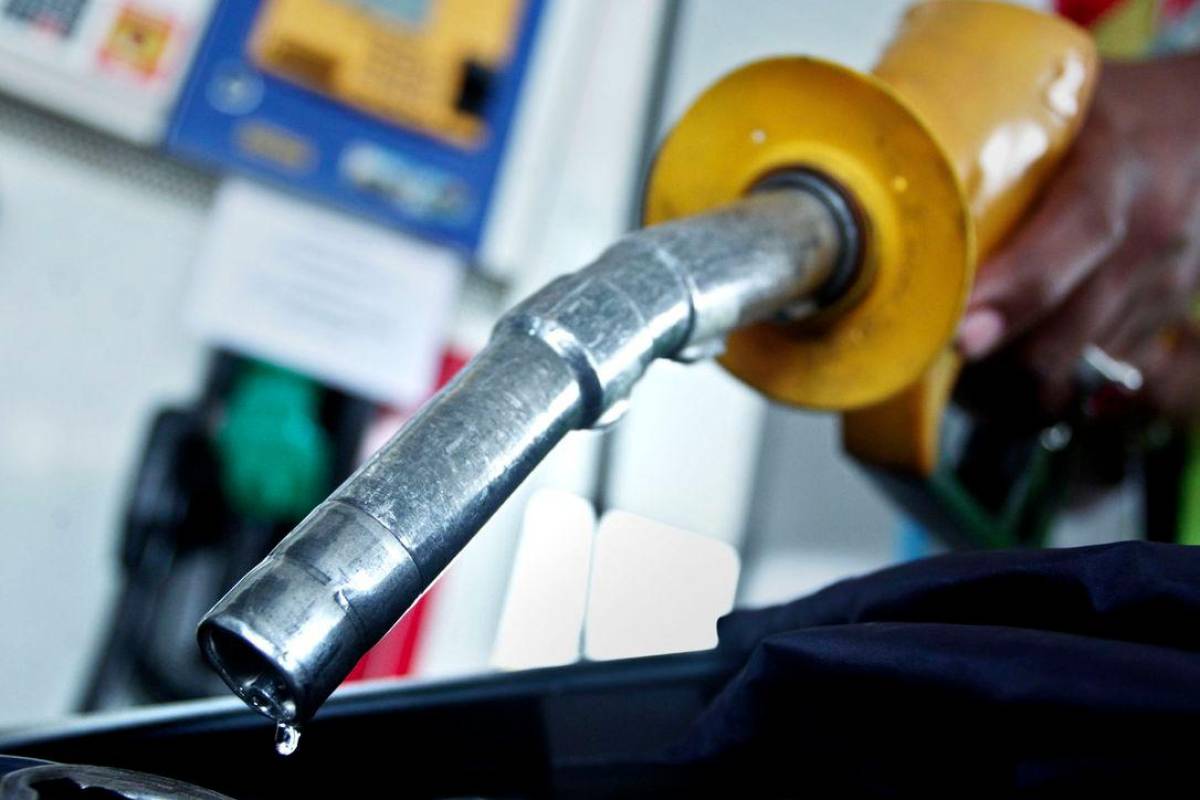 CUEPACS minta kerajaan kaji had petrol penjawat awam CUEPACS minta kerajaan kaji had petrol penjawat awam