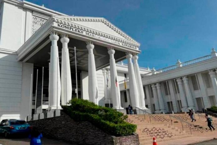 Catatan tulisan tangan Zara Qairina, nota kesan darah antara ekshibit dalam Inkues