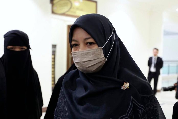 Chief warden questions mother’s silence over daughter’s school complaints