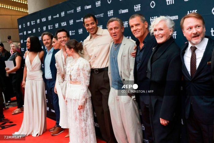 Daniel Craig returns as Benoit Blanc in new Knives Out film premiere Daniel Craig returns as Benoit Blanc in new Knives Out film premiere