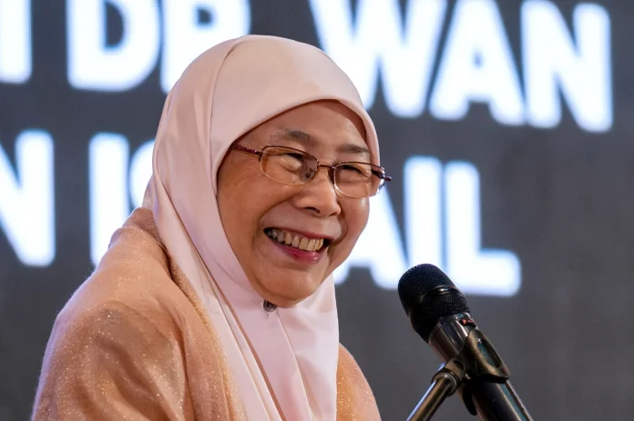 Dr_Wan_Azizah_urges_culture_of_giving_for_healthcare_welfare Dr Wan Azizah urges culture of giving for healthcare welfare