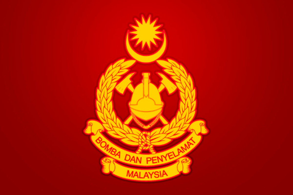Driver’s body found in car after plunge into Sungai Panchor Driver’s body found in car after plunge into Sungai Panchor
